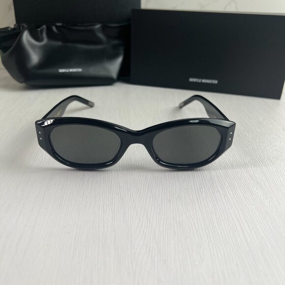 NWT  Gentle Monster Cat-eye Sunglasses in Black Acetate - Picture 2 of 9